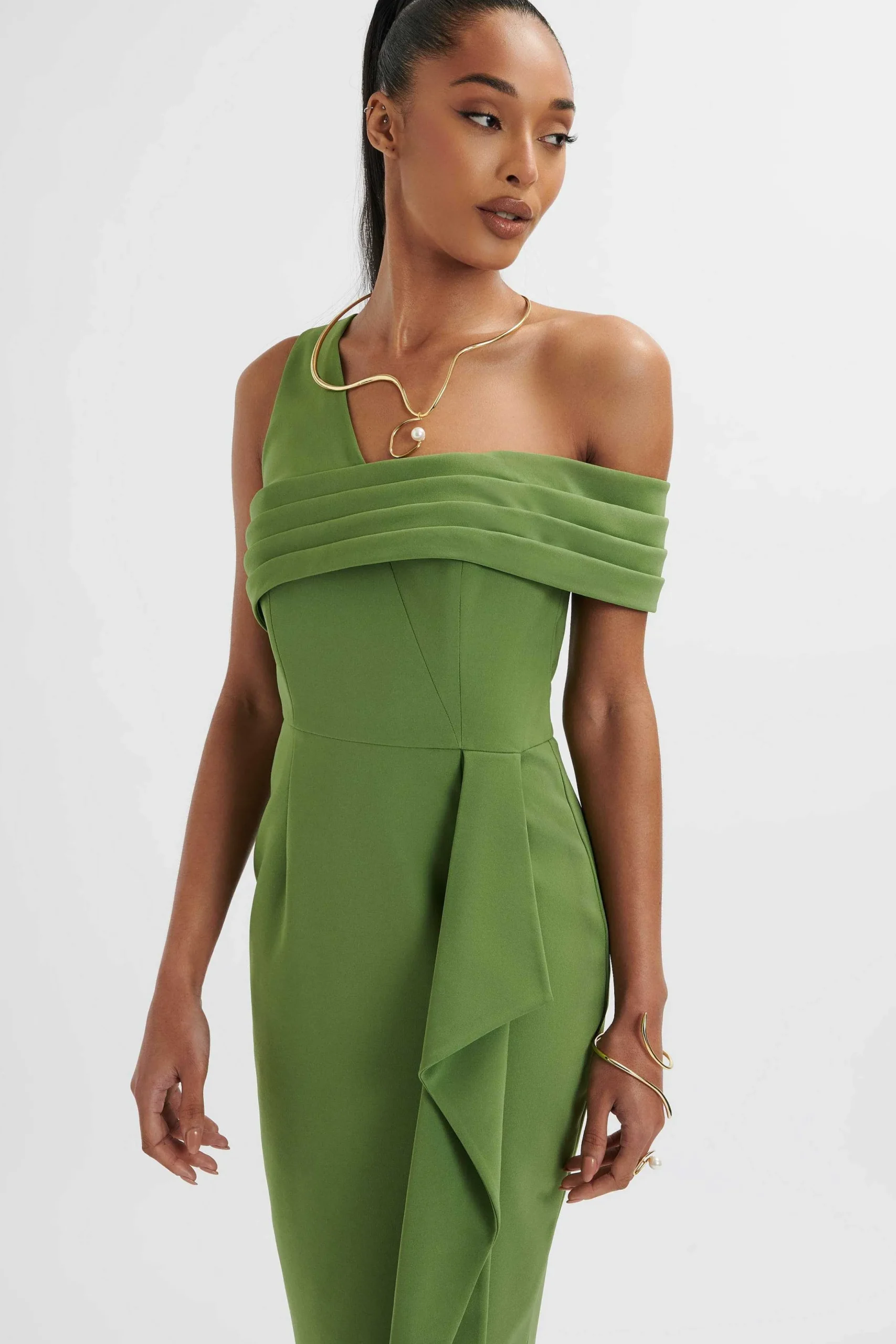 Lavish Alice Dresses<Hannah Pleated Asymmetric Off Shoulder Midi Dress In Green
