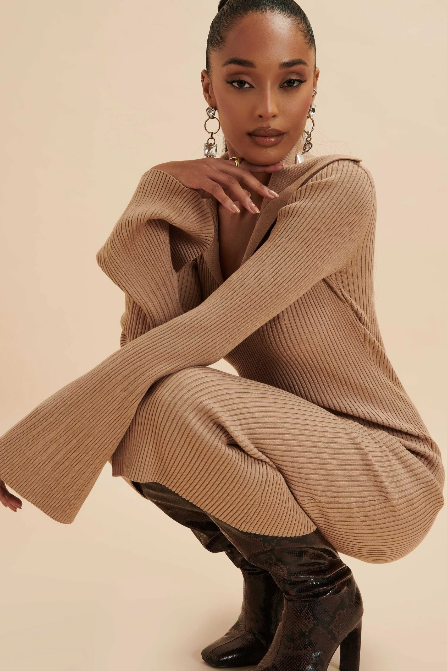 Lavish Alice Dresses<Kaya Knitted Ribbed Collar Midi Dress In Camel