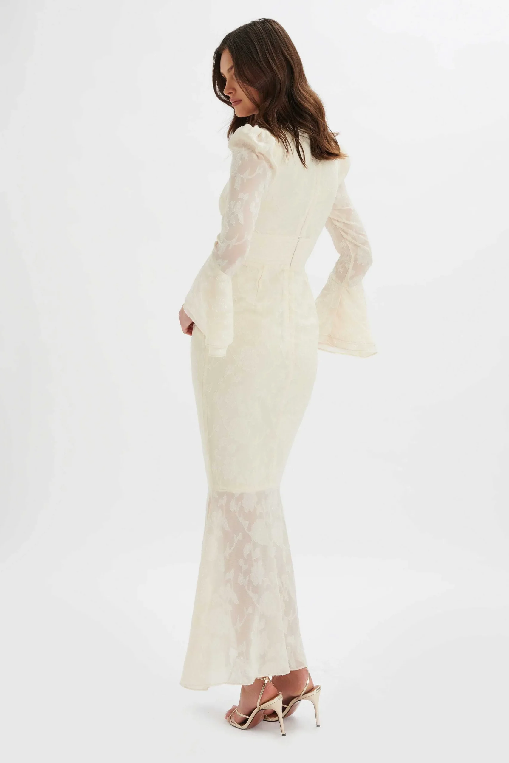 Lavish Alice Dresses<Lauren Fluted Sleeve Maxi Dress In Cream Floral Textured Chiffon