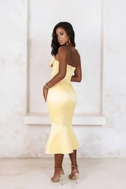 Lavish Alice Wedding Guest<Lucia Cowl Corset Satin Midi Dress In Yellow