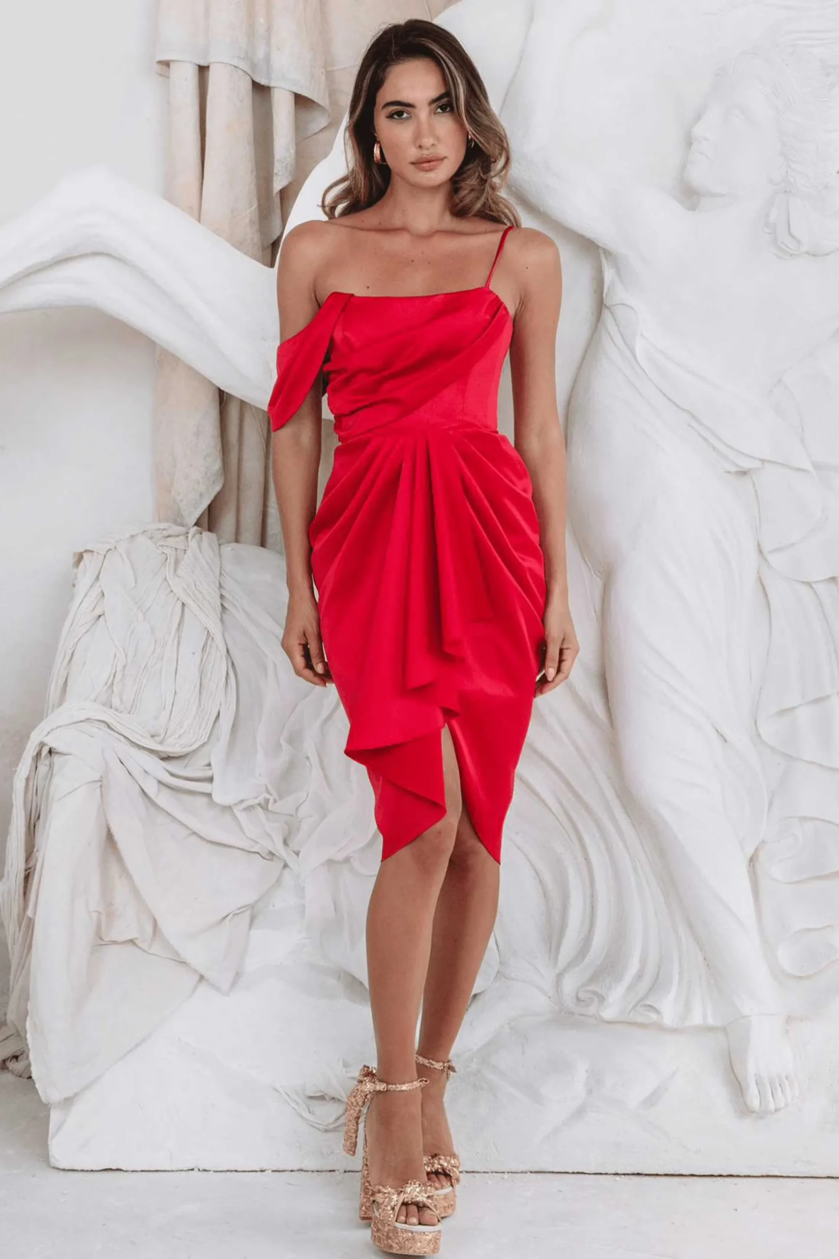 Lavish Alice Dresses<Noura Asymmetric Draped Satin Midi Dress In Red